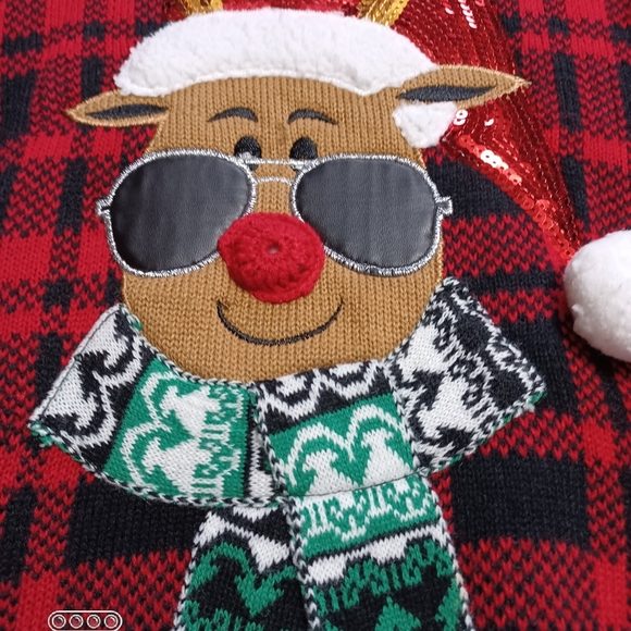 Christmas Sweater 🎄 Buffalo checked just in time for Christmas Great Condition - Picture 4 of 9